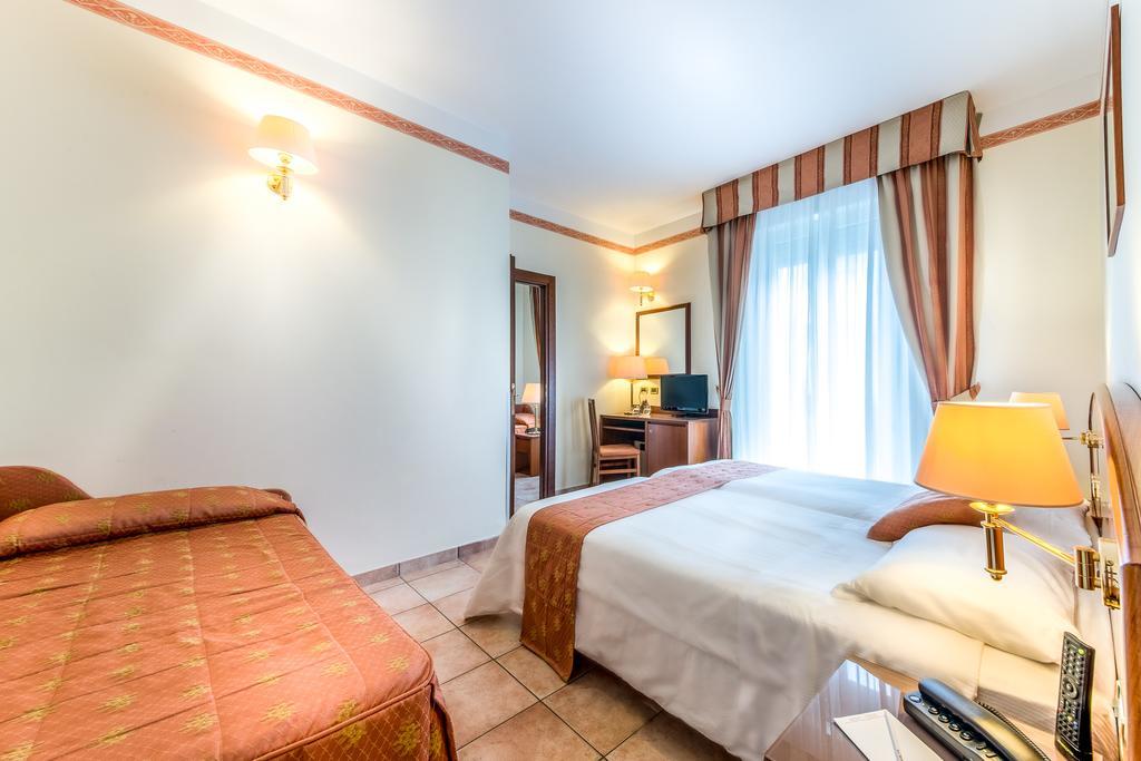 Hotel Agostini เบลลาเรีย-อีเจอา มารีนา ภายนอก รูปภาพ